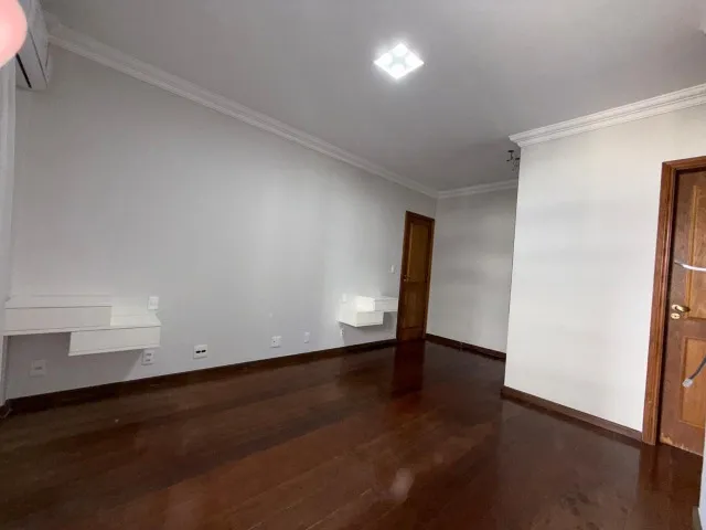 Apartamento com 4 quartos e 5 banheiros e sacada — photo 3