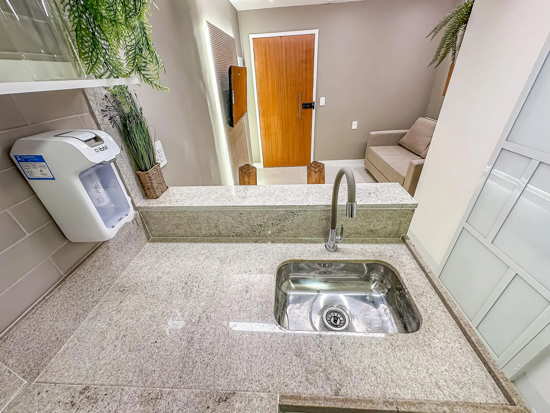 Меблированная квартира с 1 спальней и кухней open-plan — photo 21