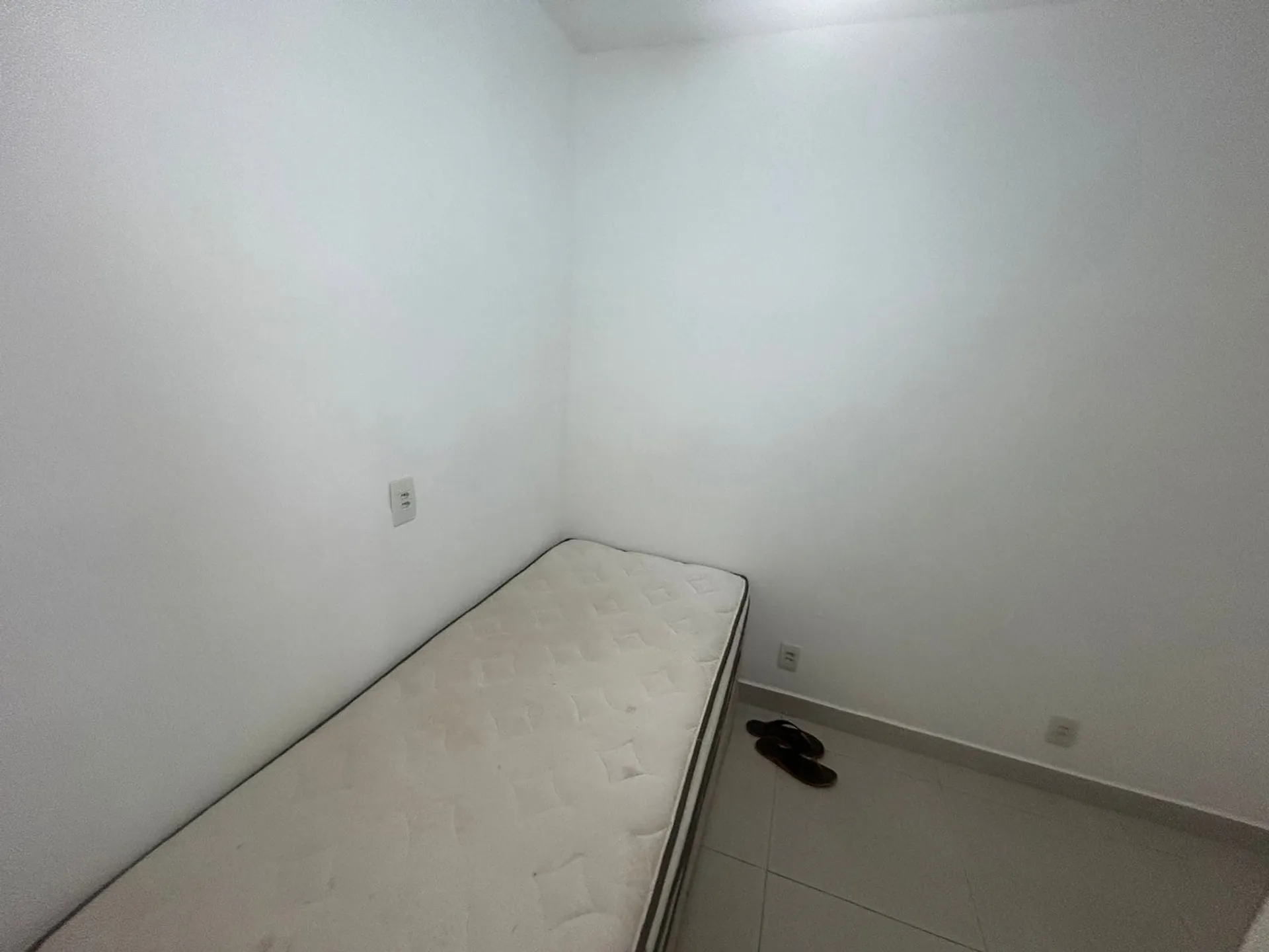Apartment with 4 bedrooms and an enclosed balcony — photo 28