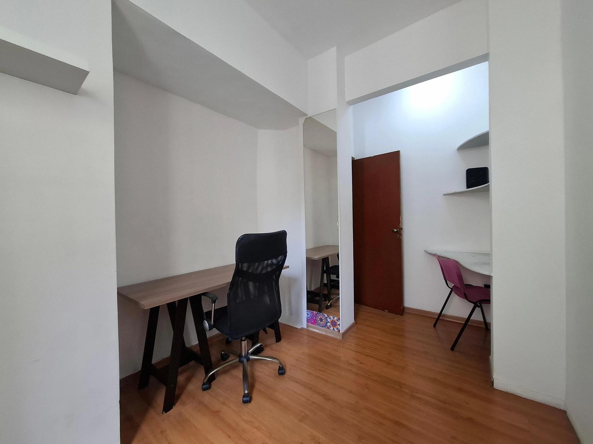 Furnished apartment, 110 m², with a glass-enclosed balcony — photo 24