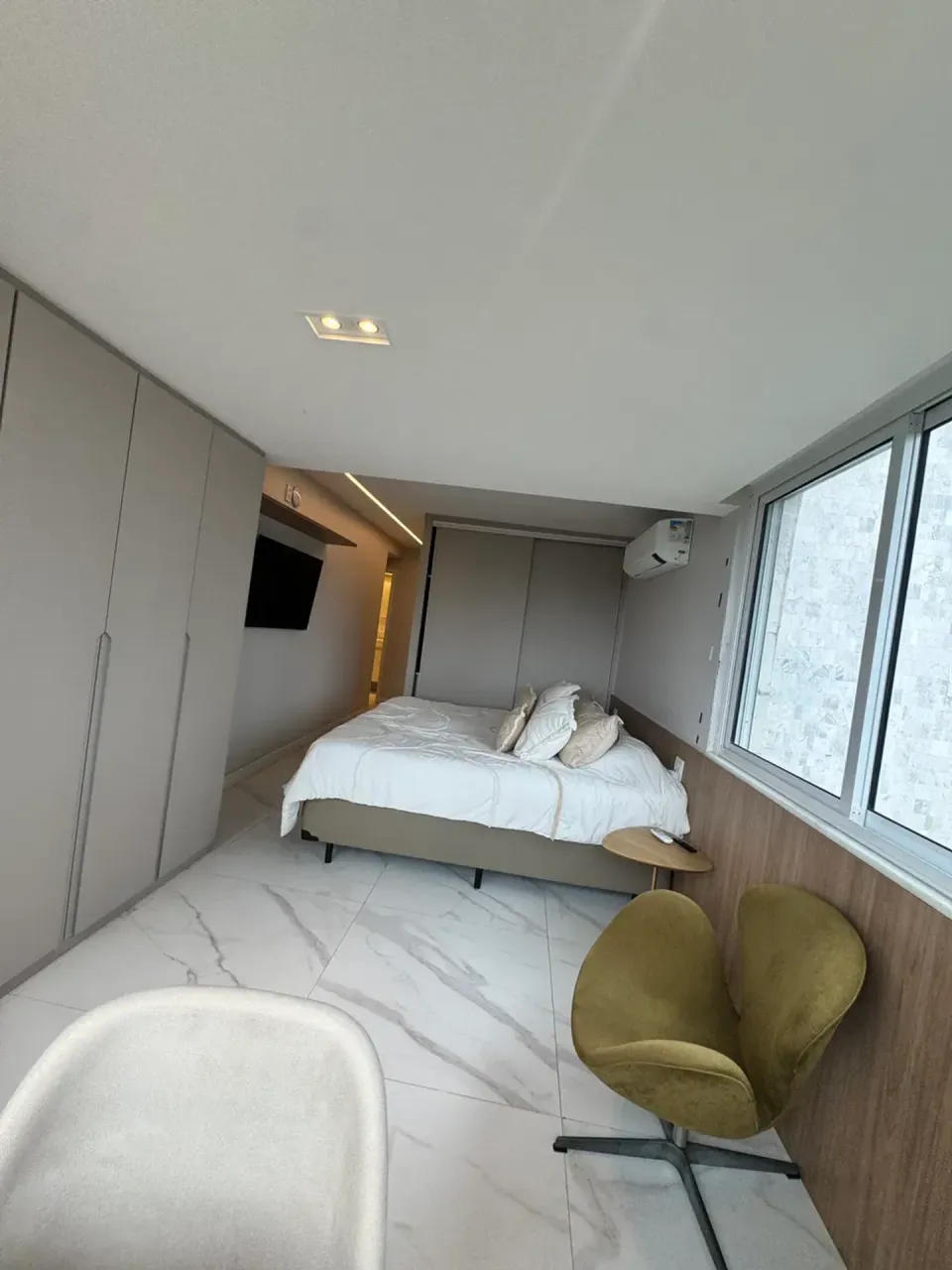 Apartamento mobiliado, 200 m², com janelas do piso ao teto — photo 5