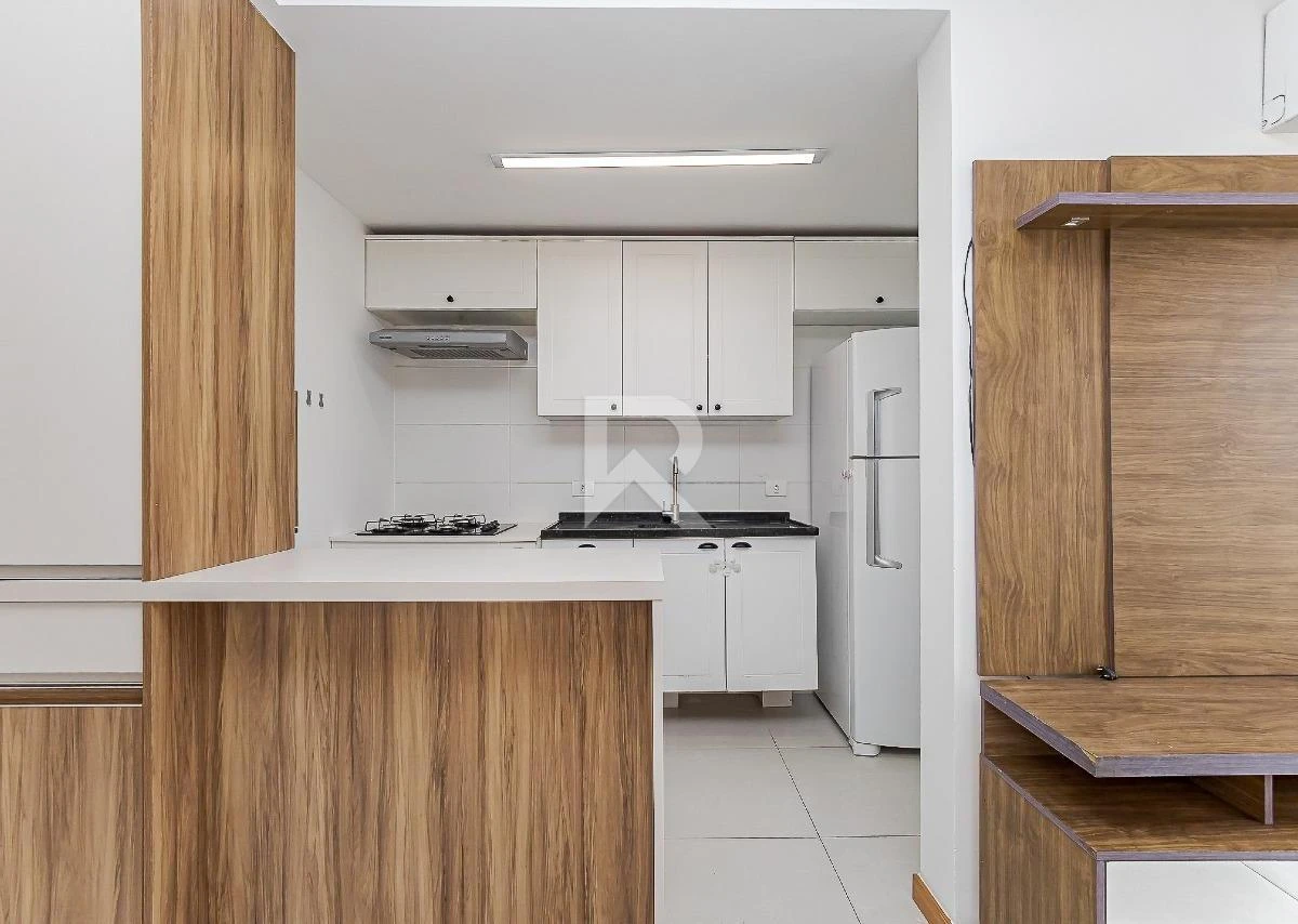3-bedroom apartment in a building with a coworking space — photo 6