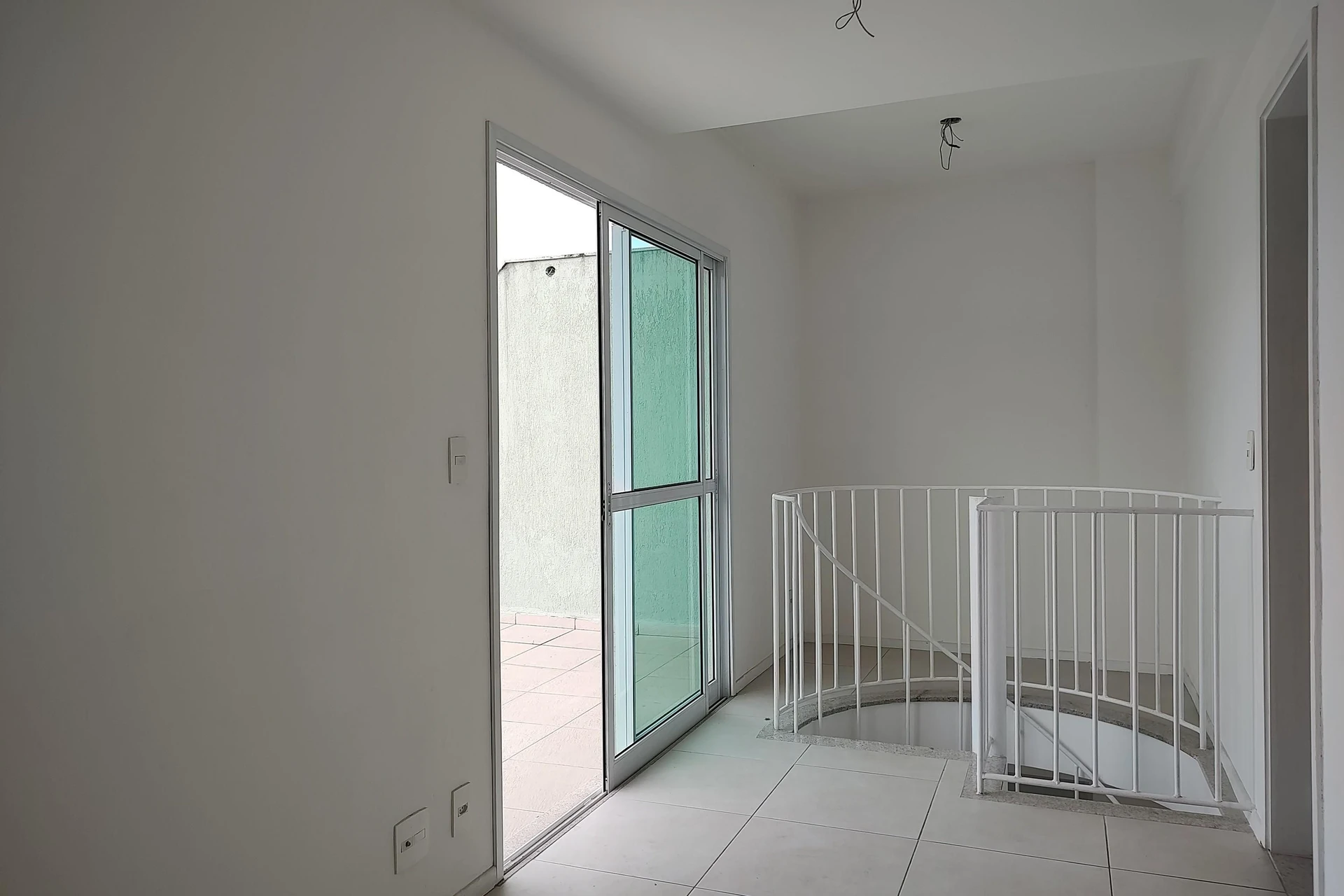 Apartment with 2 bedrooms, balcony and 1 parking space — photo 77