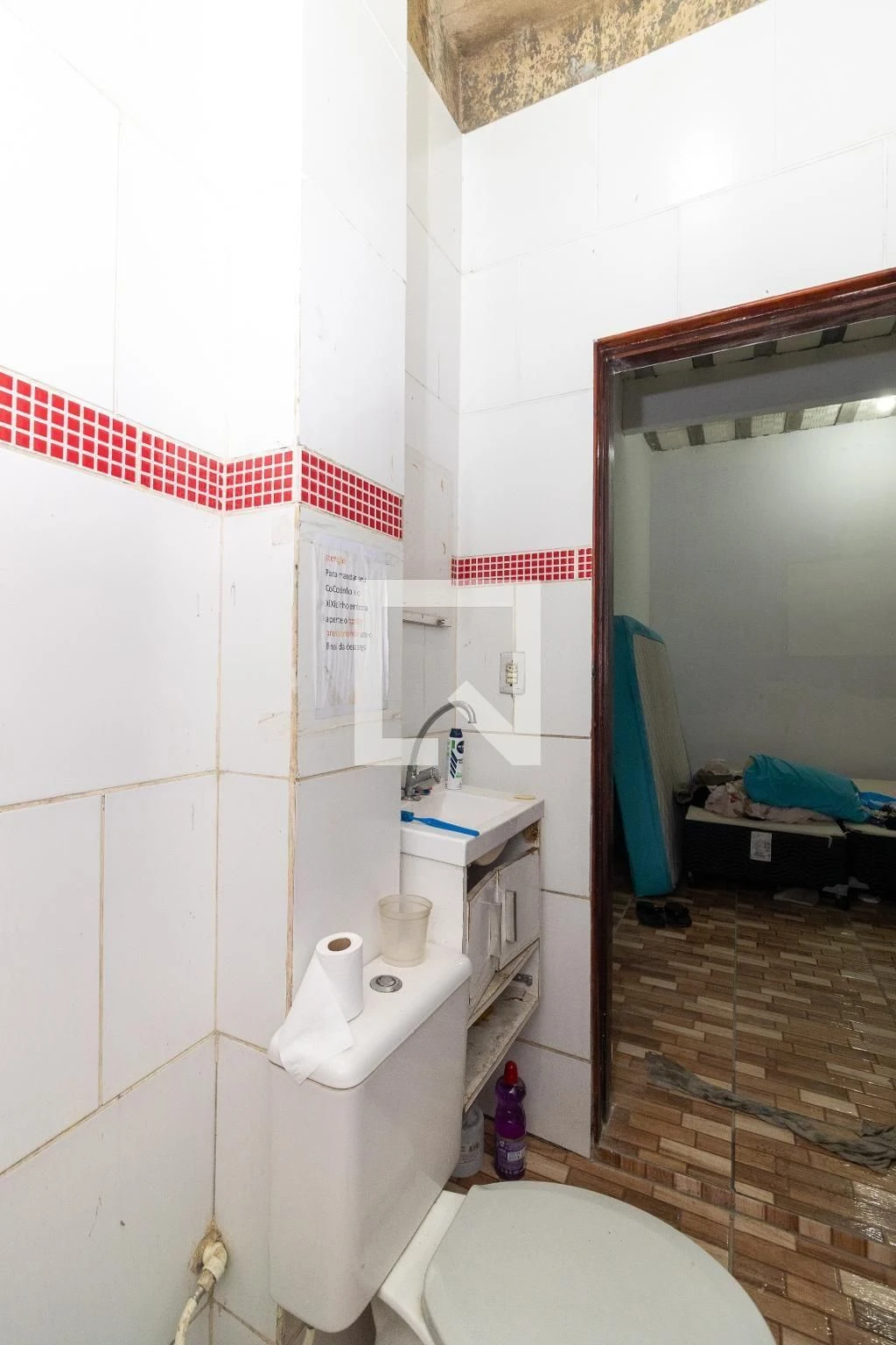 Casa sem mobília com 3 quartos e 3 banheiros, precisa reformar — photo 14