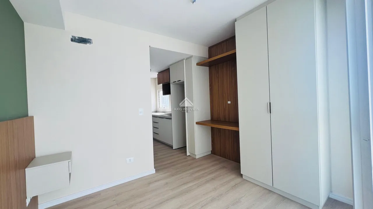 Apartamento de 1 dormitorio de 27 m² con balcón y parking — photo 5