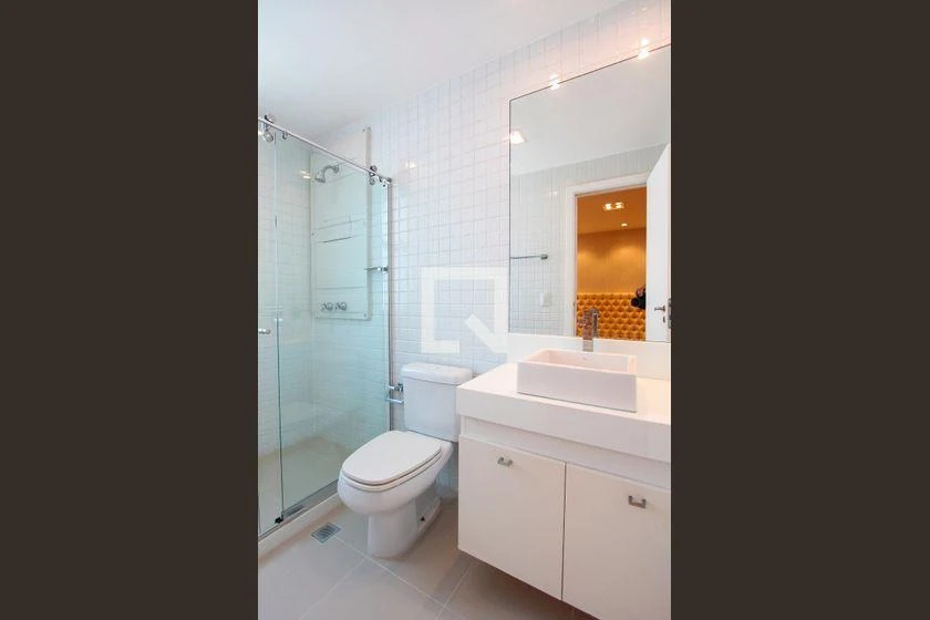 Rental apartment with 3 ensuite bedrooms and 4 baths
