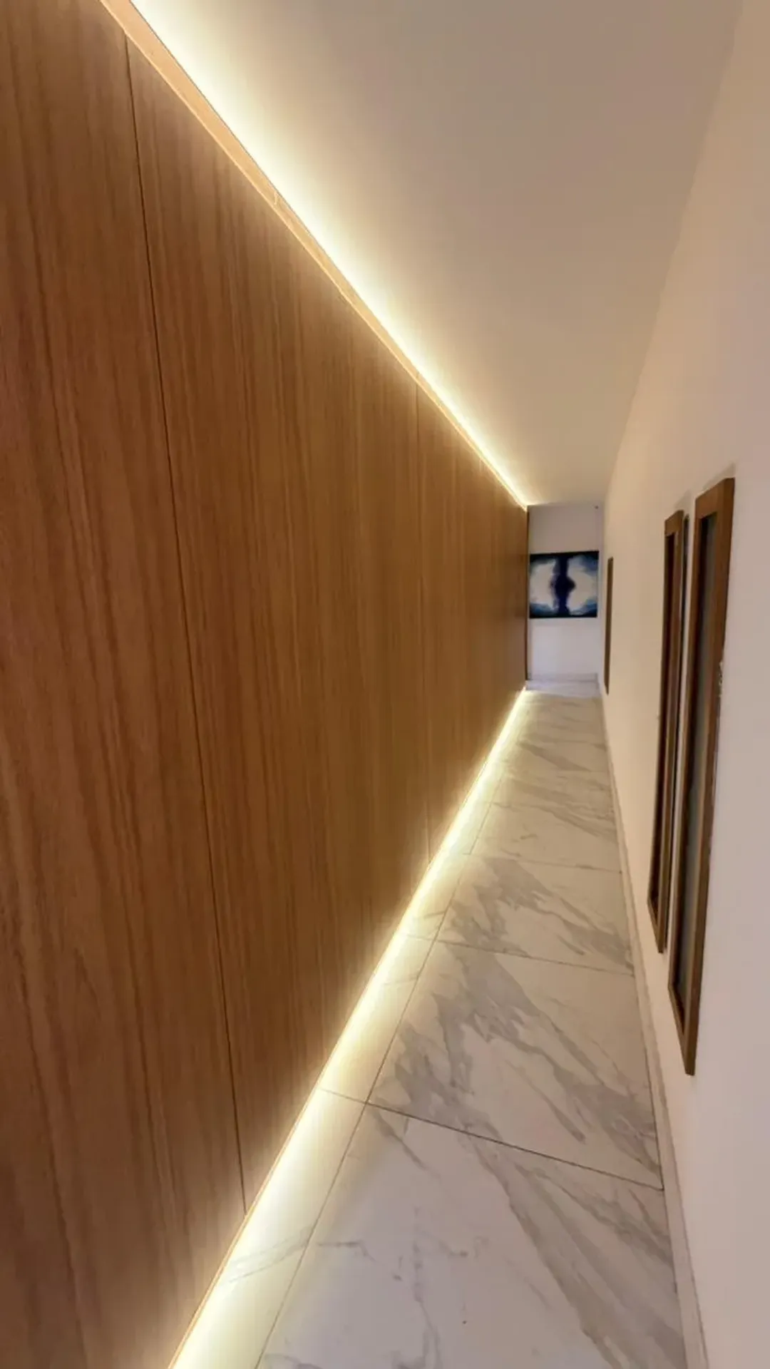 Furnished apartment, 250 m², with floor-to-ceiling windows — photo 12