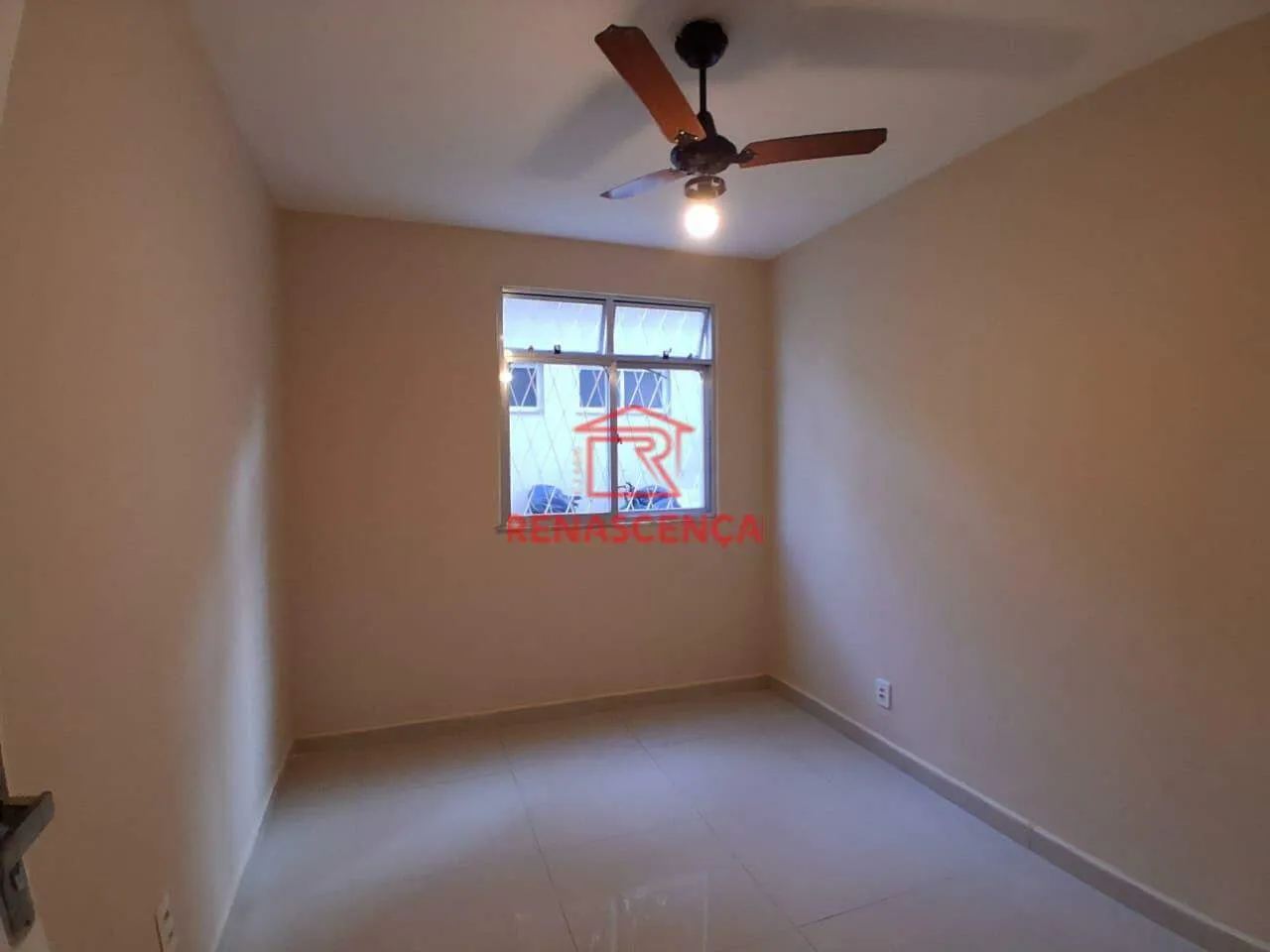 3-bedroom apartment in a building with a pool — photo 15