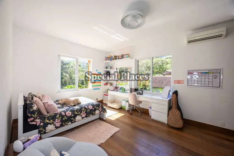 Furnished house with 6 bedrooms and 550 m² — photo 16