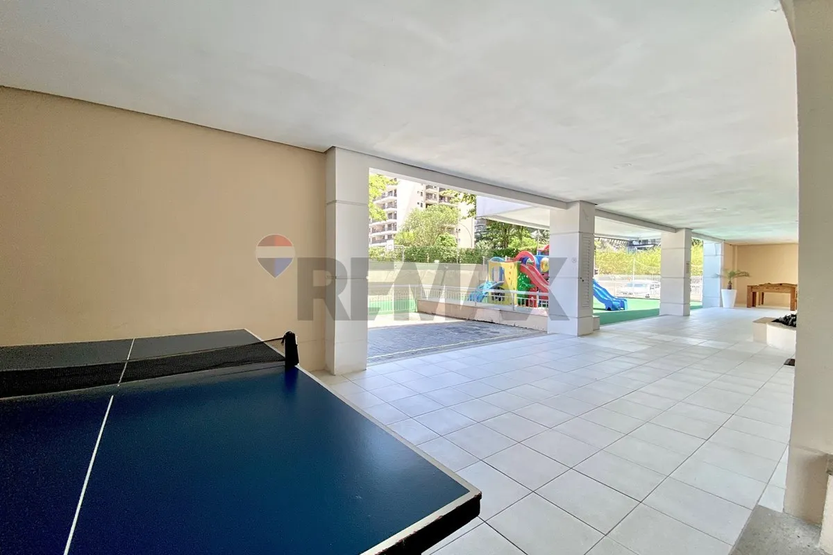 Квартира 90 м² із заскленим балконом та видом на гори — photo 37