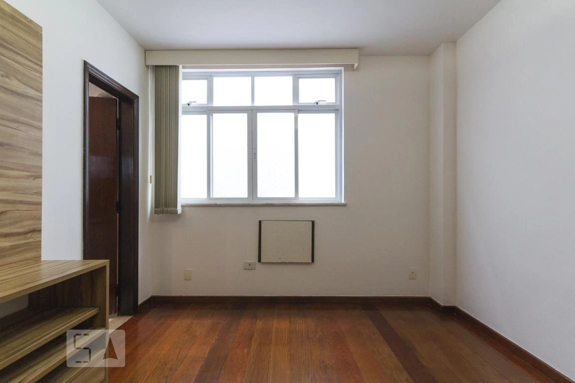 195 m² rental apartment with 3 bedrooms and 2 parking spaces — photo 41