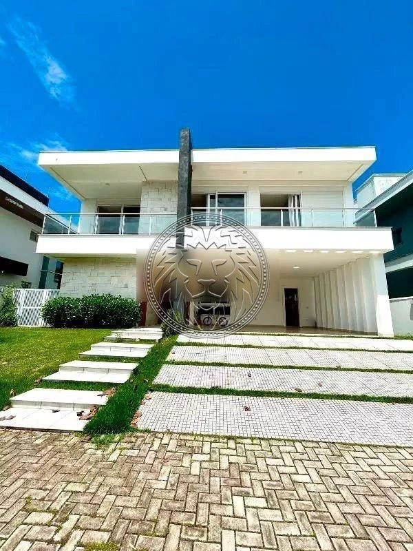 Furnished house with open-plan kitchen and 4 en-suites