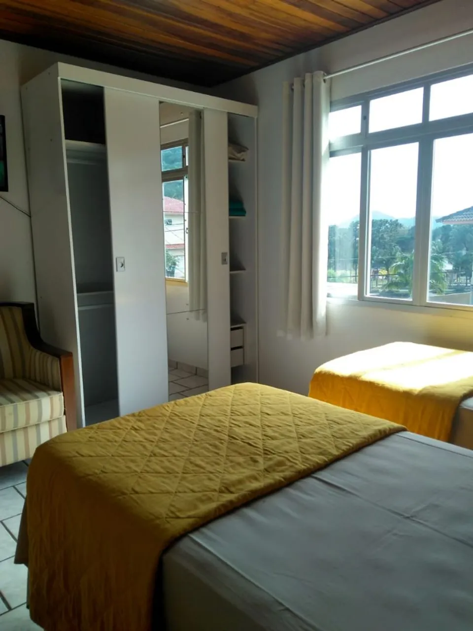 2-bedroom apartment with a mountain view in Florianópolis — photo 6