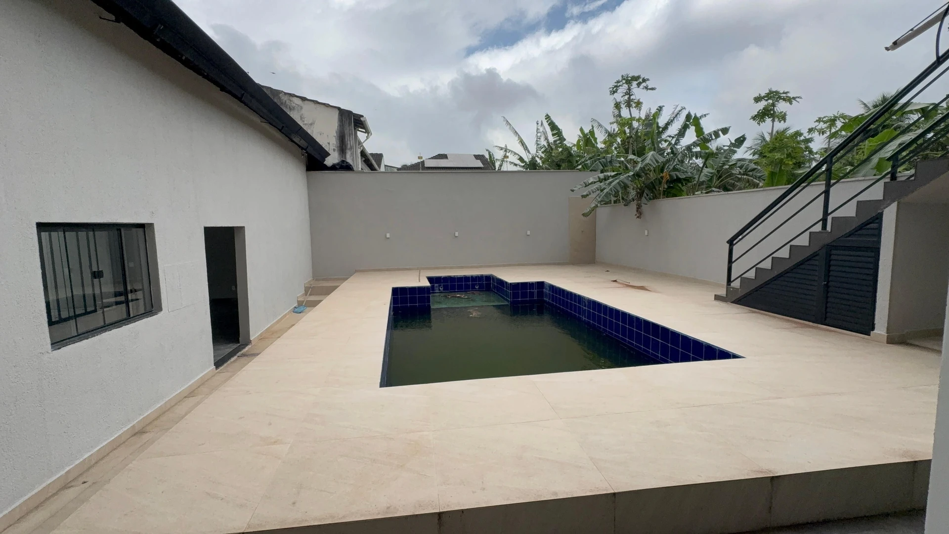 House, 350 m², with a garden — photo 22