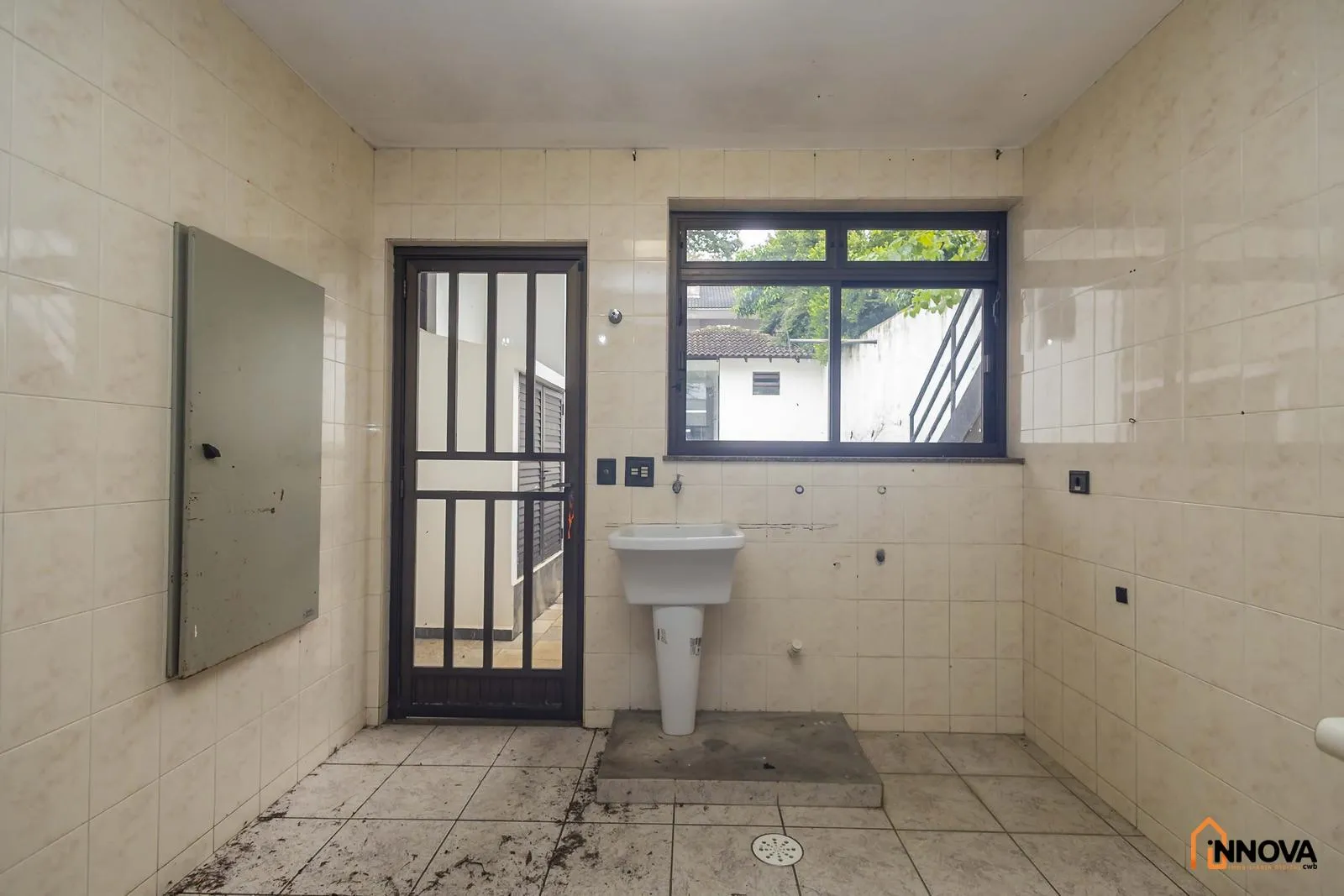 House with 5 bedrooms, 10 bathrooms, 5 parking spaces — photo 29