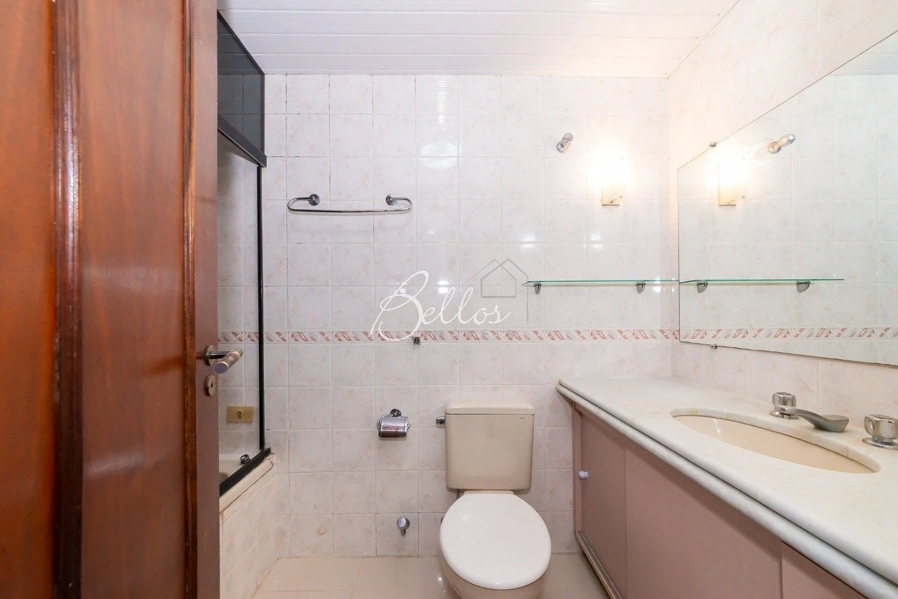 3-bedroom apartment with a bathtub — photo 29