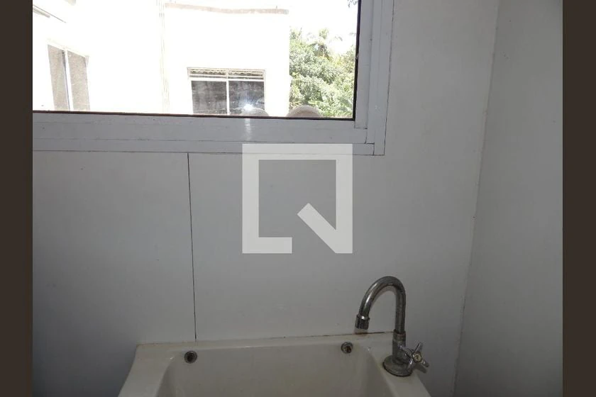 2-bedroom apartment in a building with a pool — photo 28