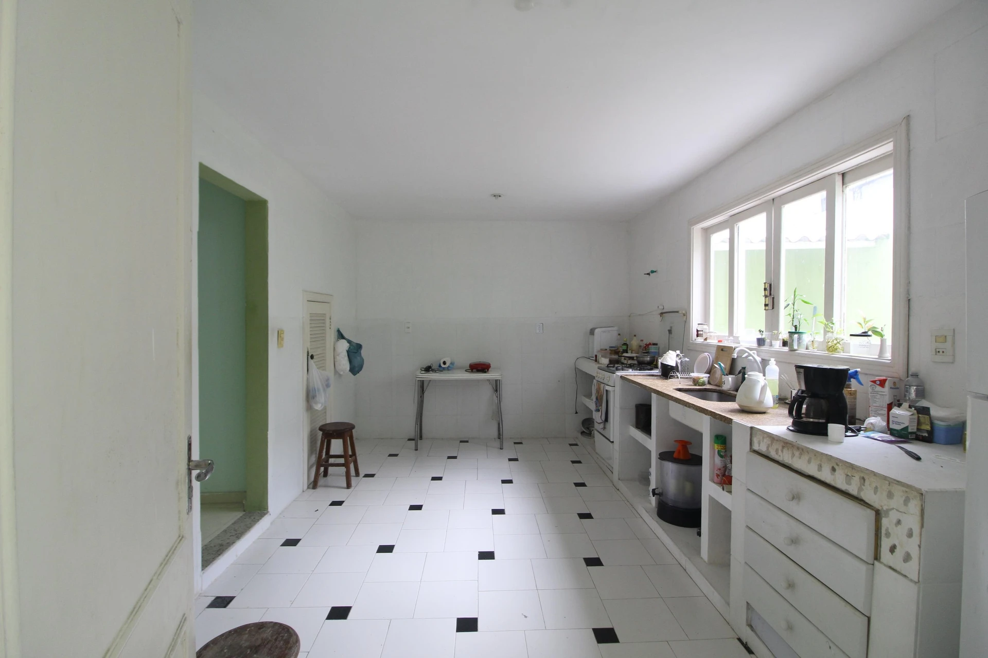 Furnished house with 4 bedrooms and private garden — photo 4