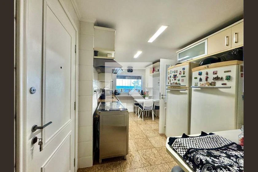 Мебльована квартира з 4 спальнями на 202 м² і 3 паркомісця — photo 2