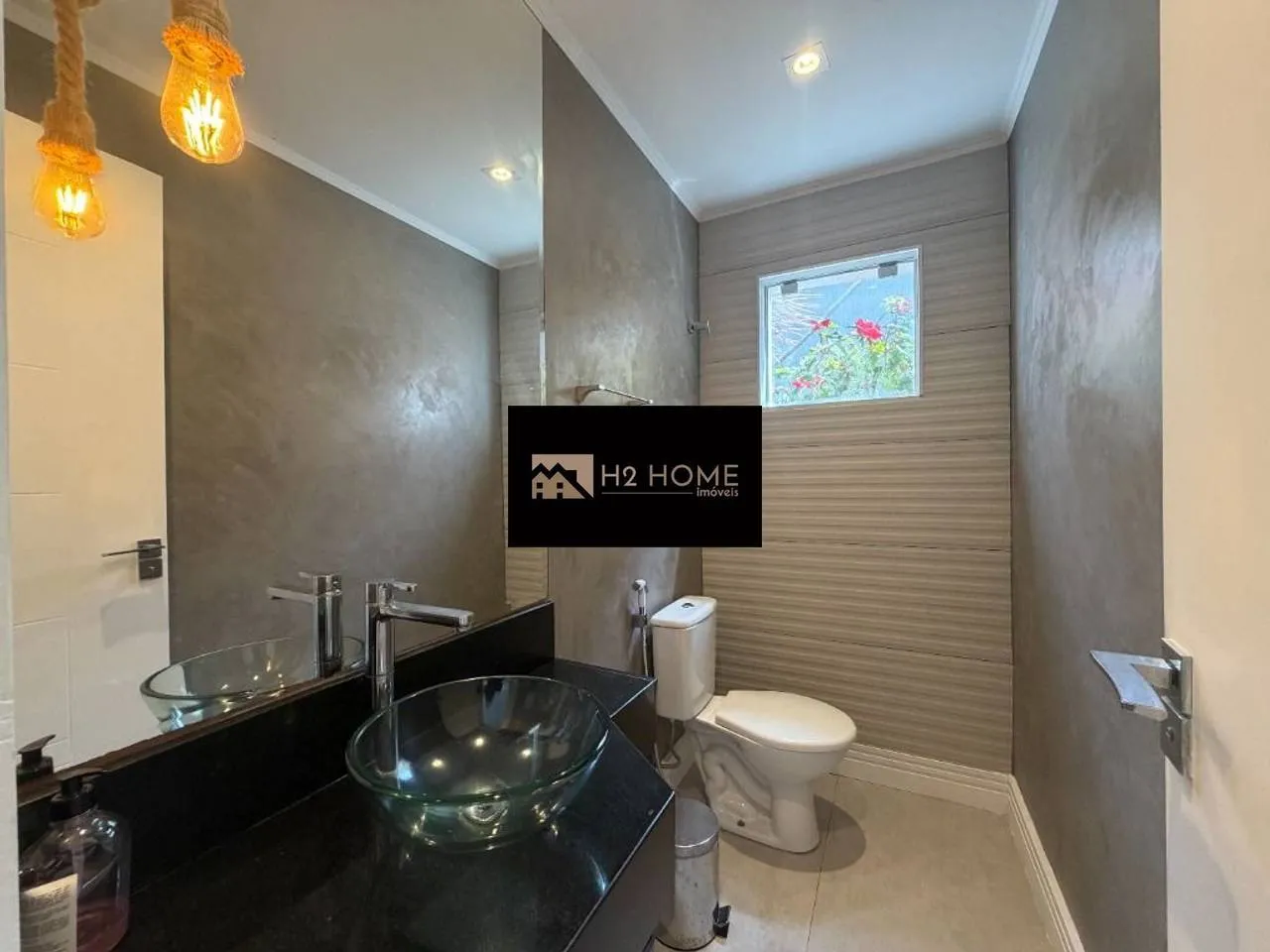 290 m² house with 4 bedrooms and 4 parking spots — photo 10