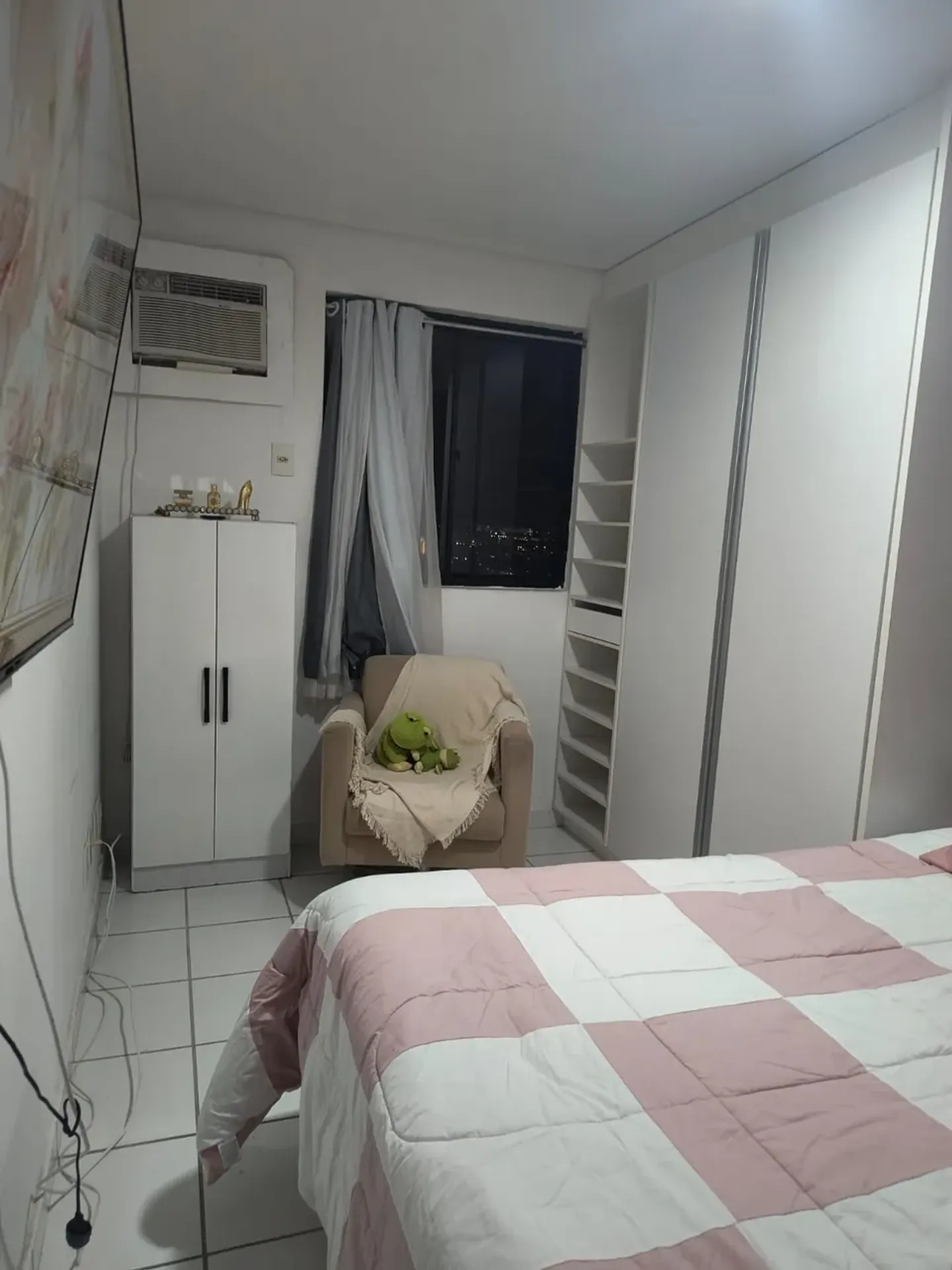2-bedroom apartment in a building with a coworking space — photo 16