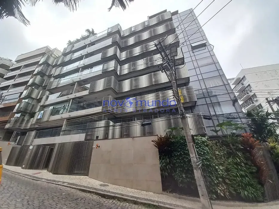 Apartment with 1 bedroom, 3 bathrooms and 2 parking spots — photo 40