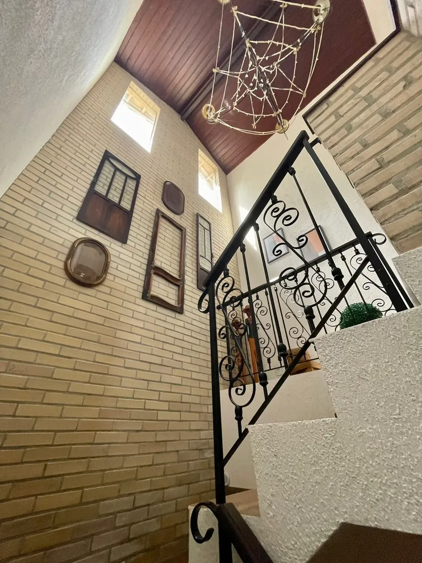 Unfurnished house with 5 bedrooms and 5 bathrooms — photo 22