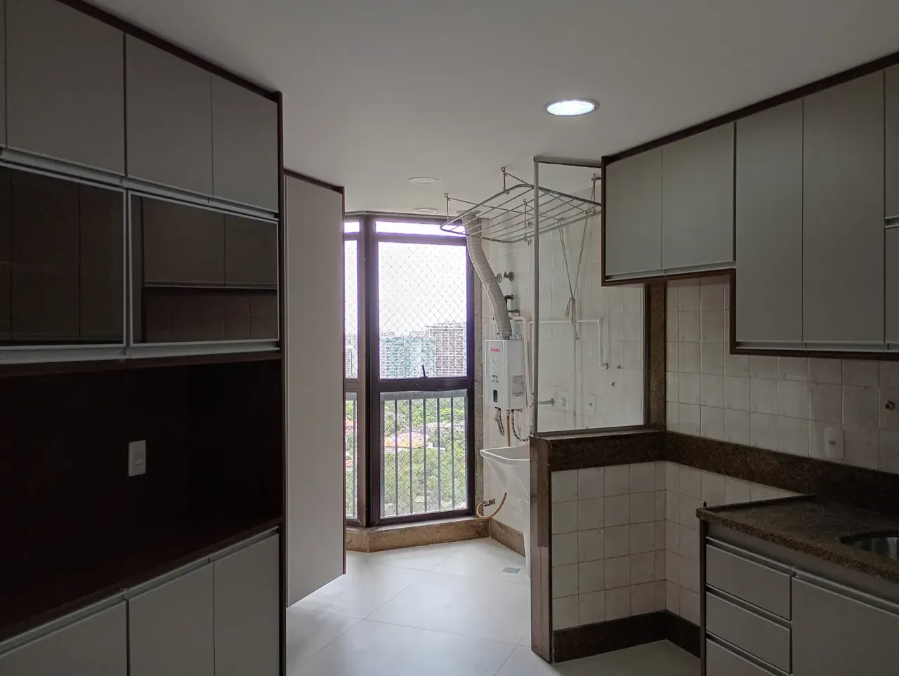 3-bedroom apartment with floor-to-ceiling windows — photo 43