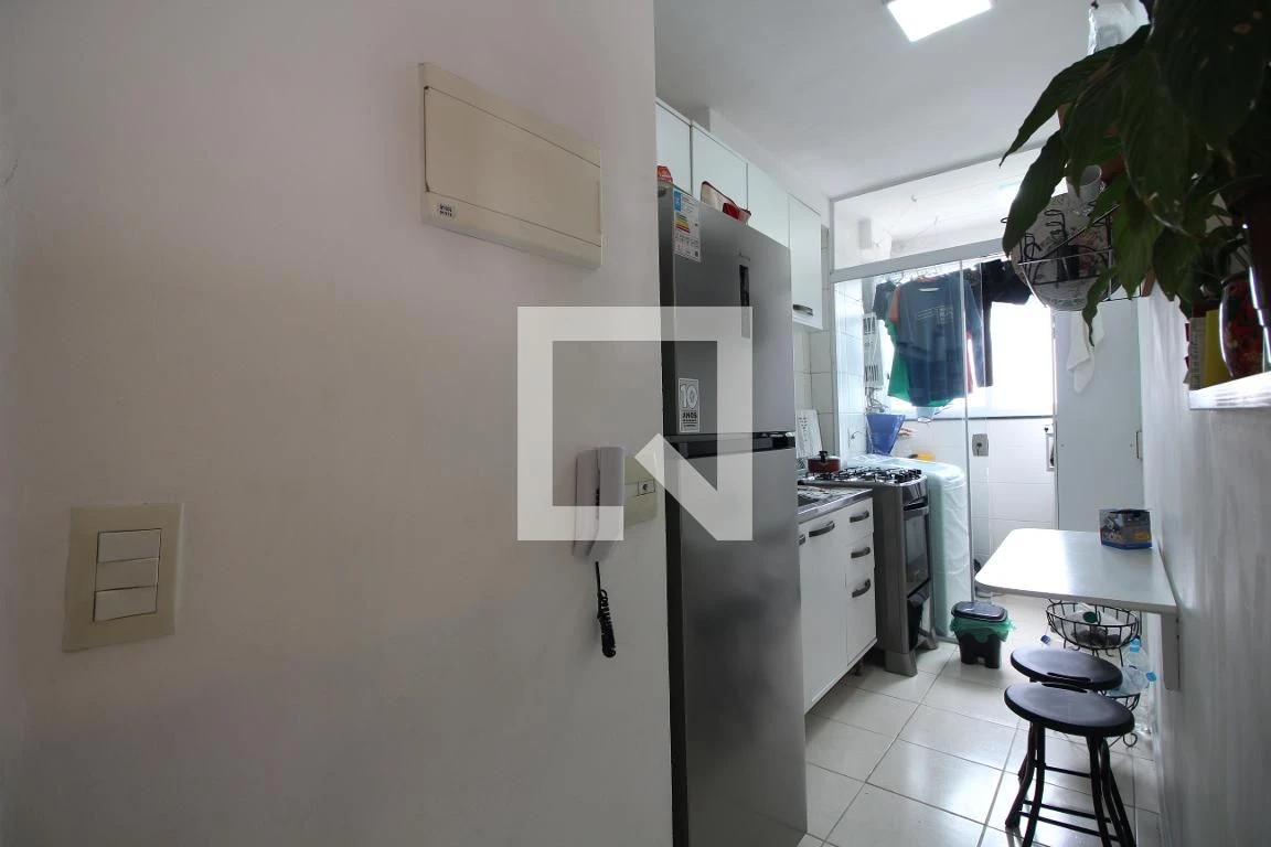Furnished apartment with open-plan kitchen and 2 bedrooms — photo 2