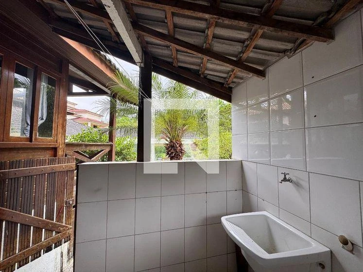 1000 m² house with a washing machine and a bathtub — photo 29