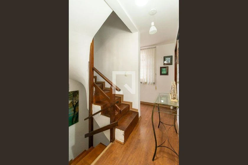 Furnished house with 4 bedrooms and 4 baths, 180 m²