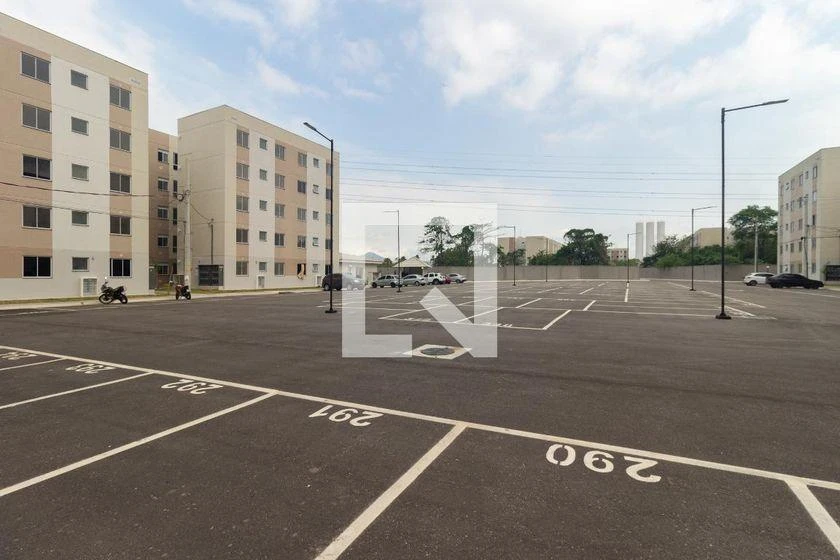 2-bedroom apartment in a building with a pool — photo 41