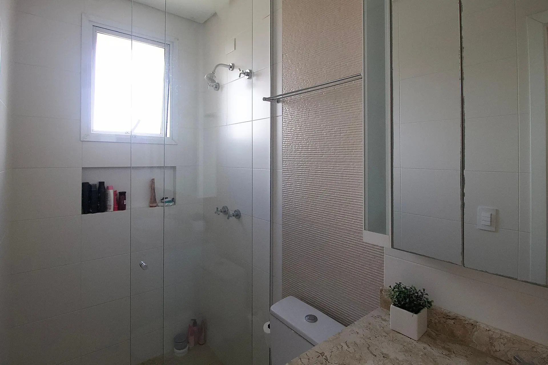 Квартира 80 м² з панорамними вікнами та заскленим балконом — photo 28