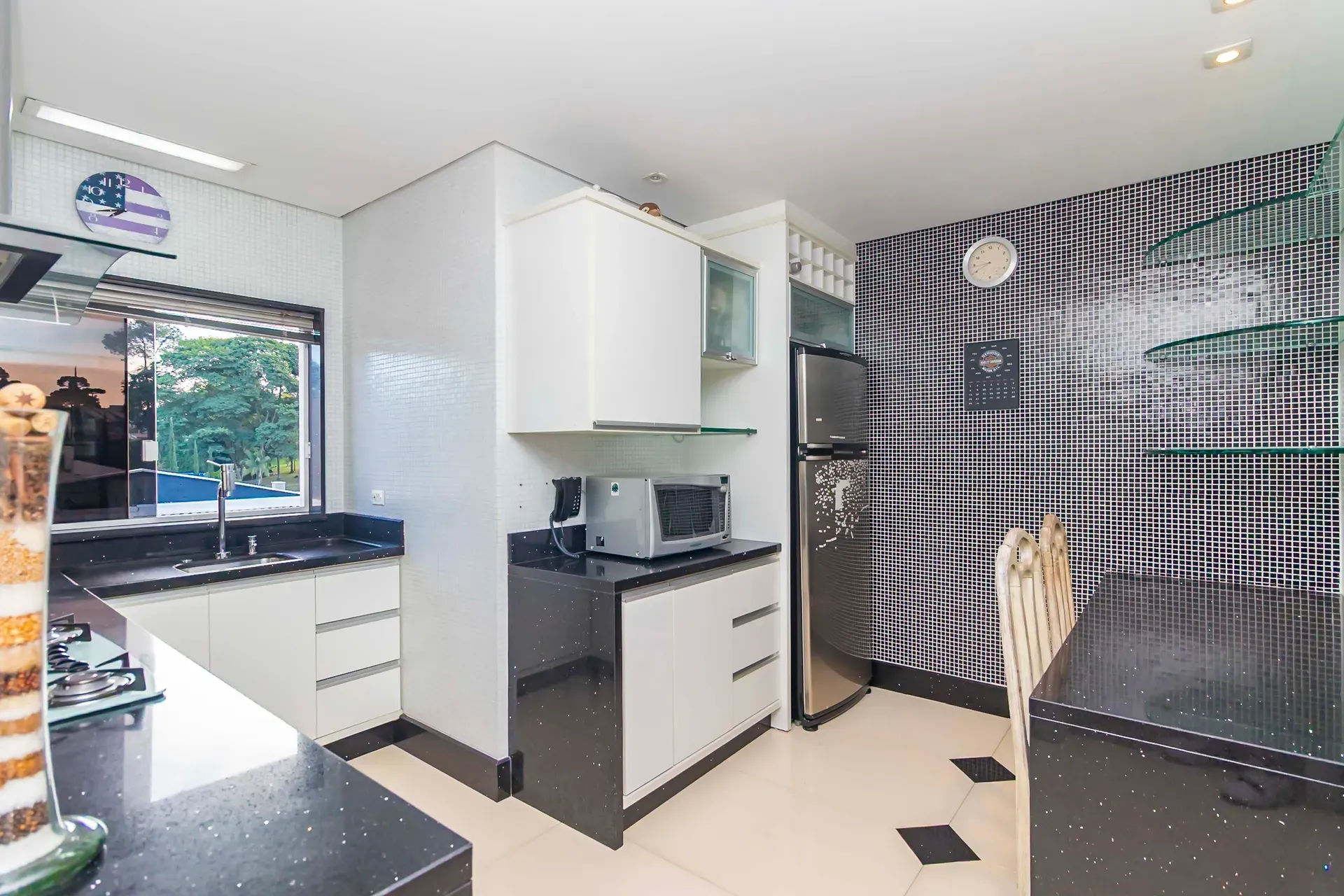 Furnished house with 3 bedrooms and 4 bathrooms — photo 6