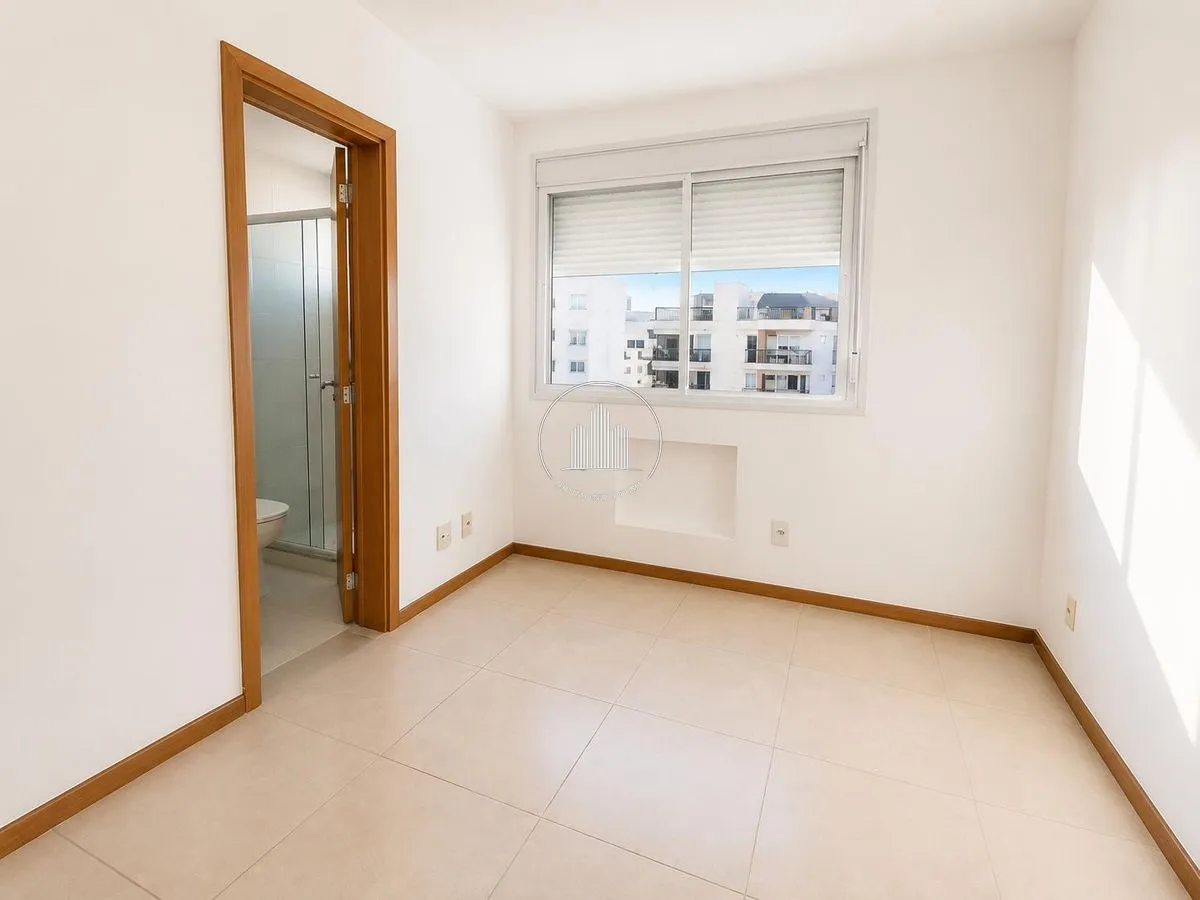 Unfurnished apartment with 3 en-suite bedrooms — photo 10