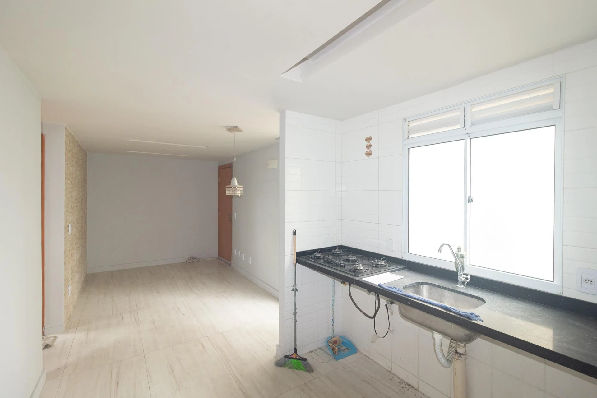 Apartamento de 2 quartos em condomínio com piscina — photo 32