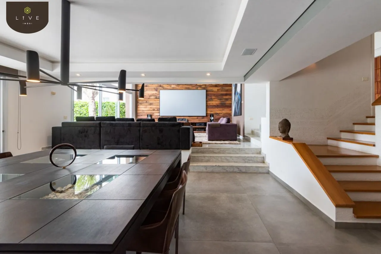 House with 4 bedrooms and mountain view — photo 8