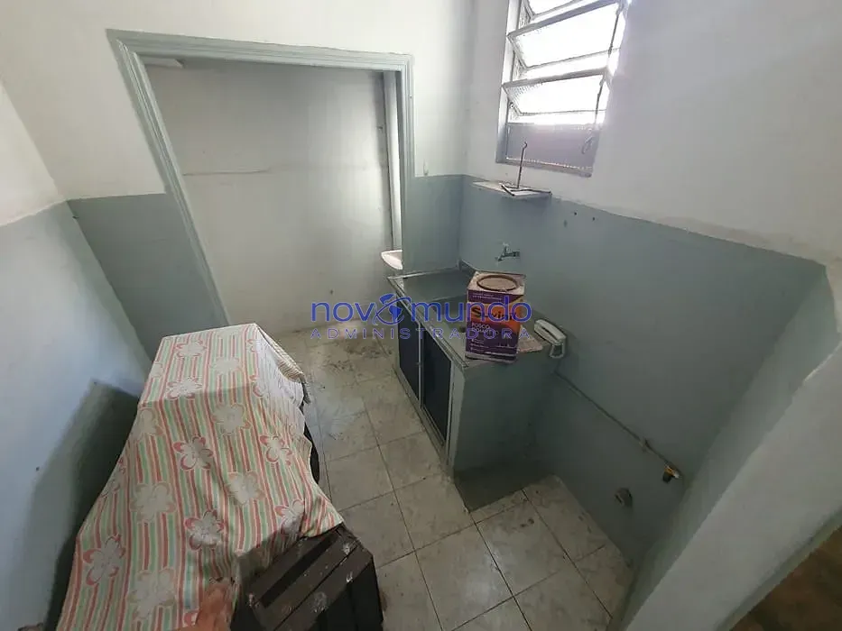 Apartamento en alquiler con 2 dormitorios y cocina cerrada