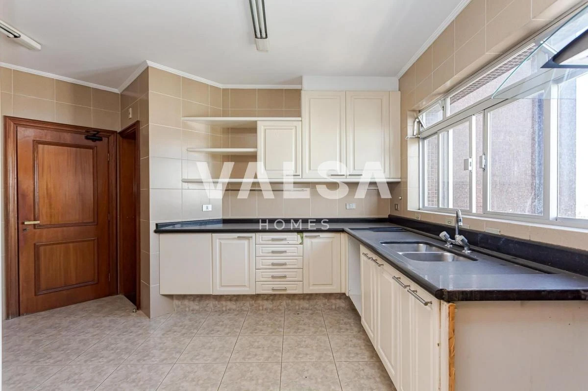 Ванна та 4 спальні: квартира 441 м² — photo 20