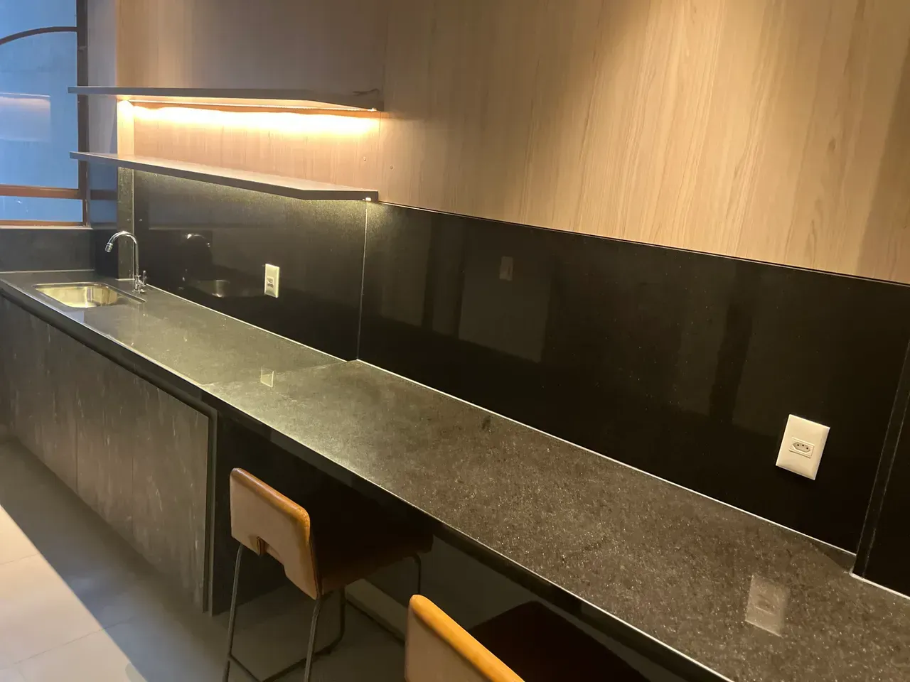 Furnished 1-bedroom apartment with separate gas kitchen — photo 26