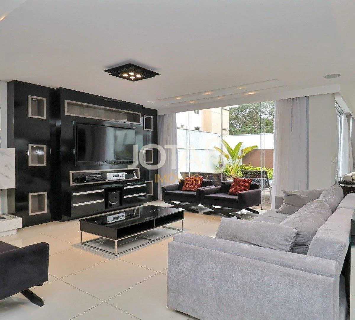 House with 3 en-suites, 400 m², plus a home office desk — photo 21