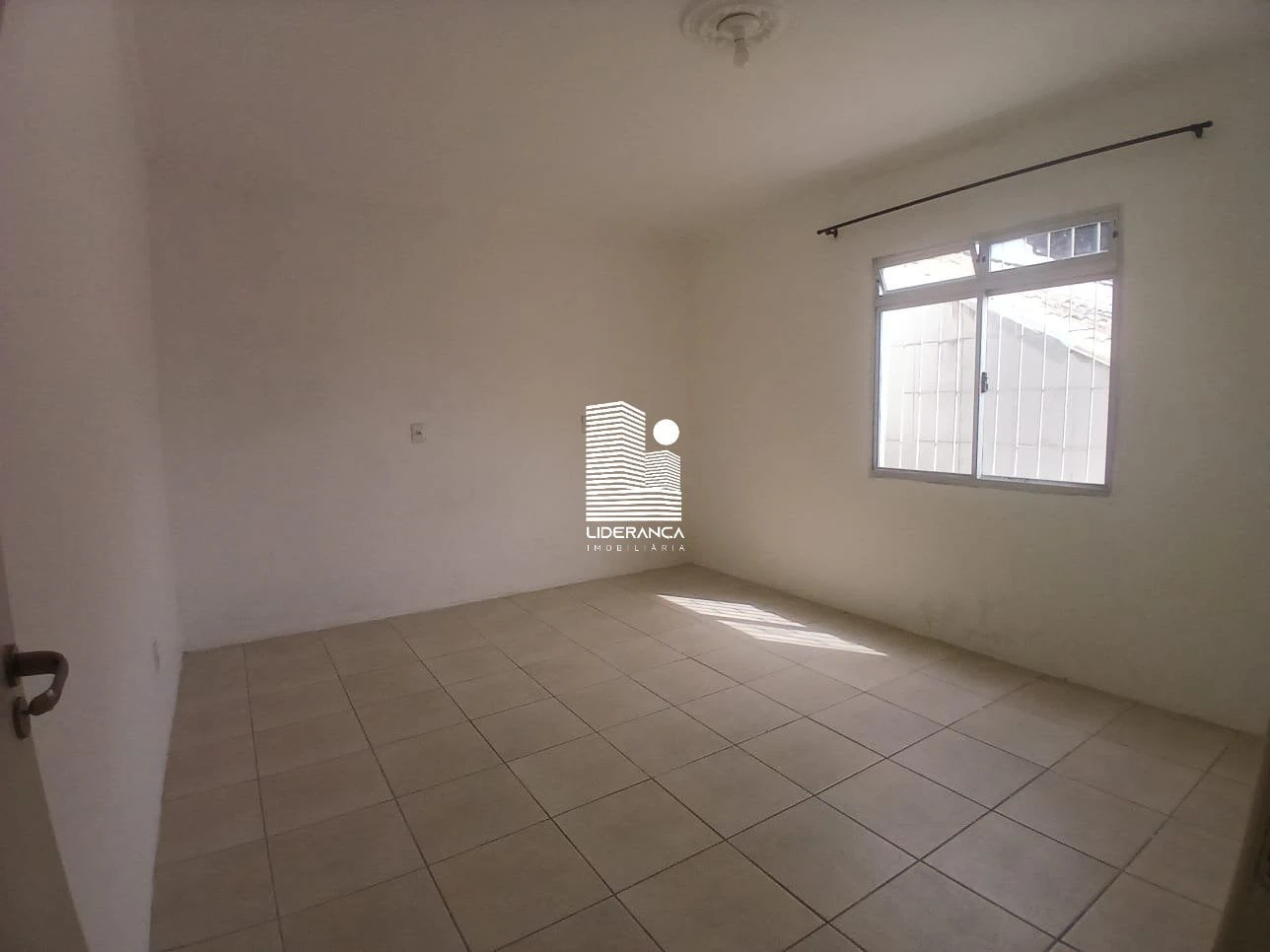 Casa, 236 m², con balcón cerrado con vidrio — photo 4
