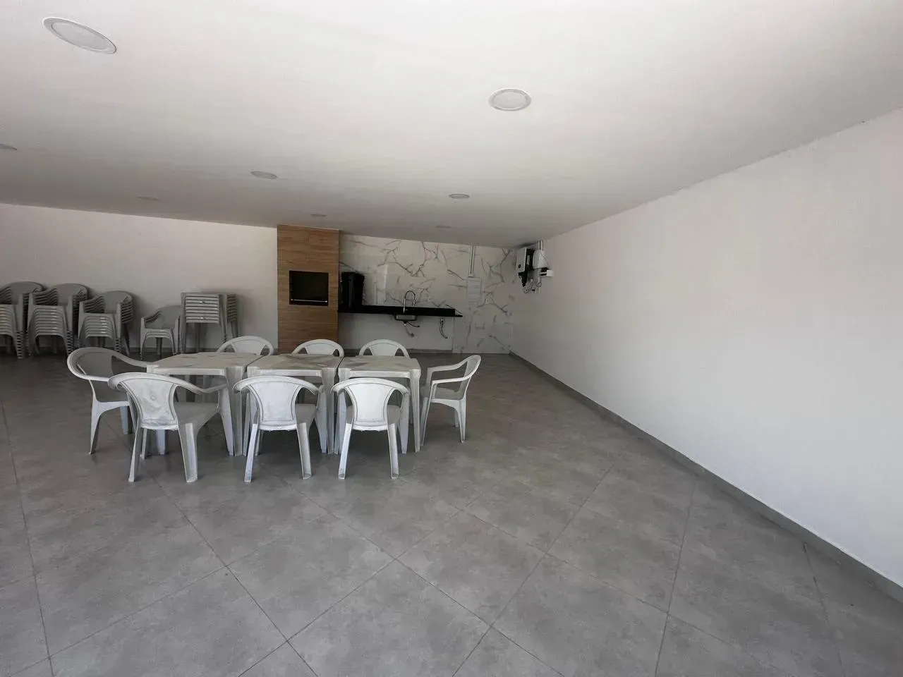Furnished 1-bedroom apartment with 1 bathroom and parking — photo 16