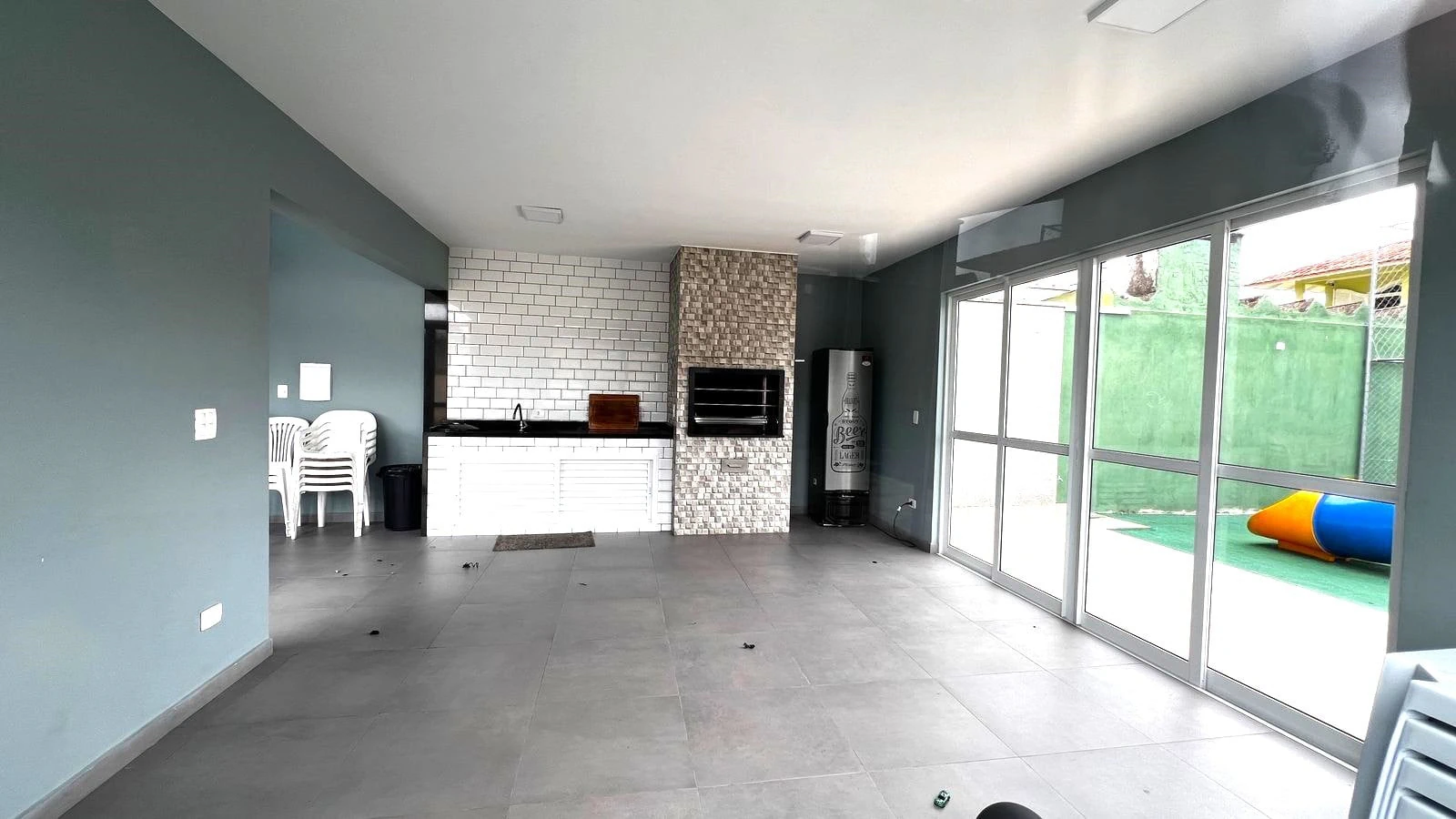 3-bedroom apartment with wood or laminate floors in Curitiba — photo 26