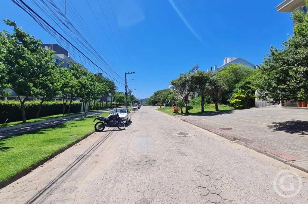 2-bedroom apartment with a private BBQ in Florianópolis — photo 18