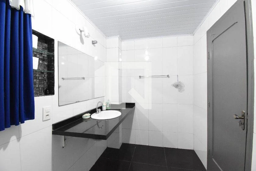 Apartment with wood floors, 2 bedrooms and 130 m² — photo 26