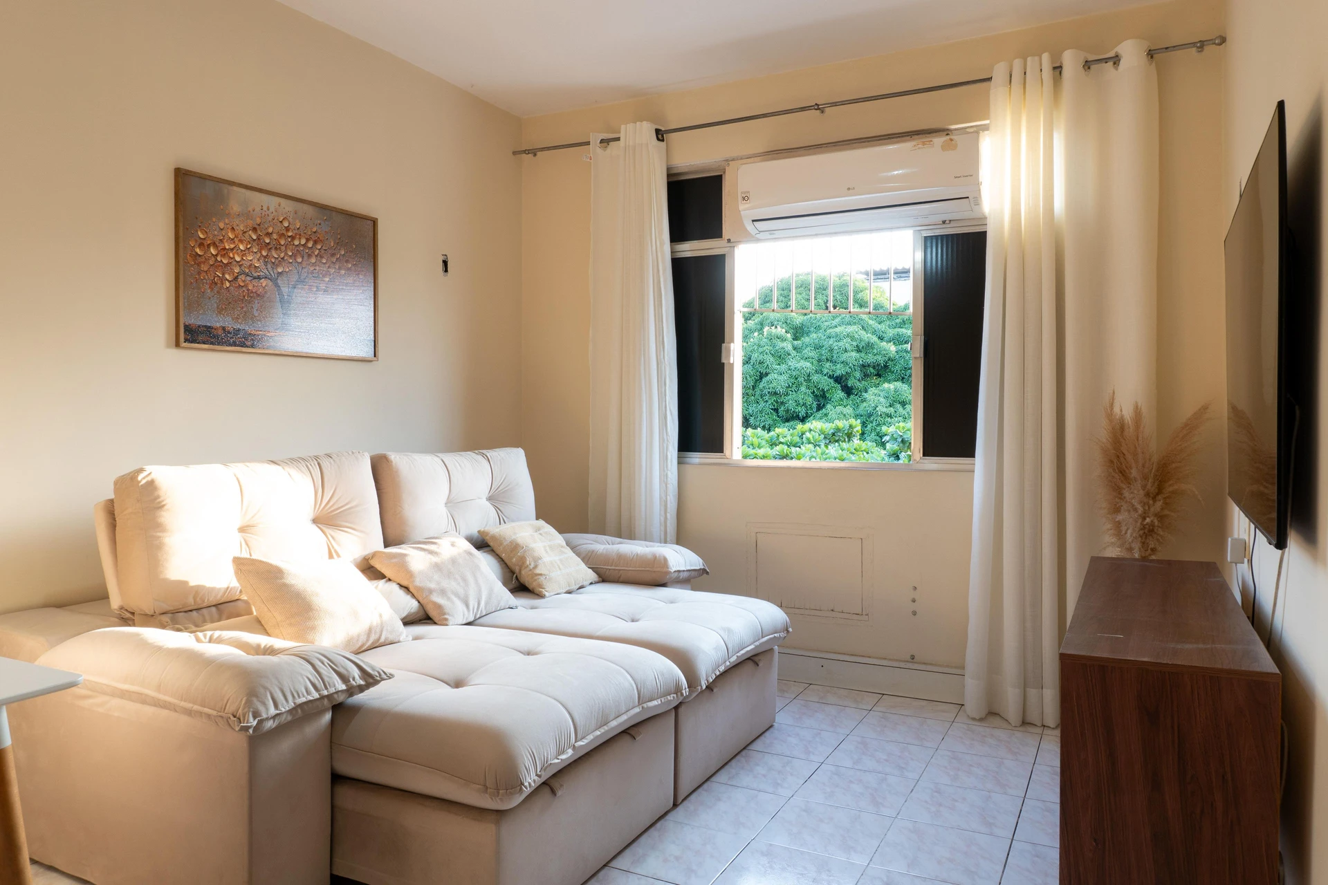 Furnished 3-bedroom apartment with 2 bathrooms