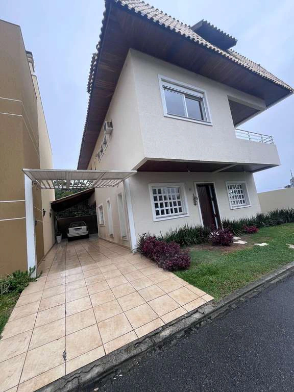 House with 4 bedrooms, 300 m² and 3 parking spaces — photo 4
