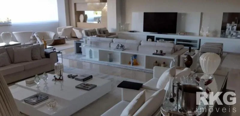 Unfurnished 4-bedroom apartment with 5 bathrooms — photo 5