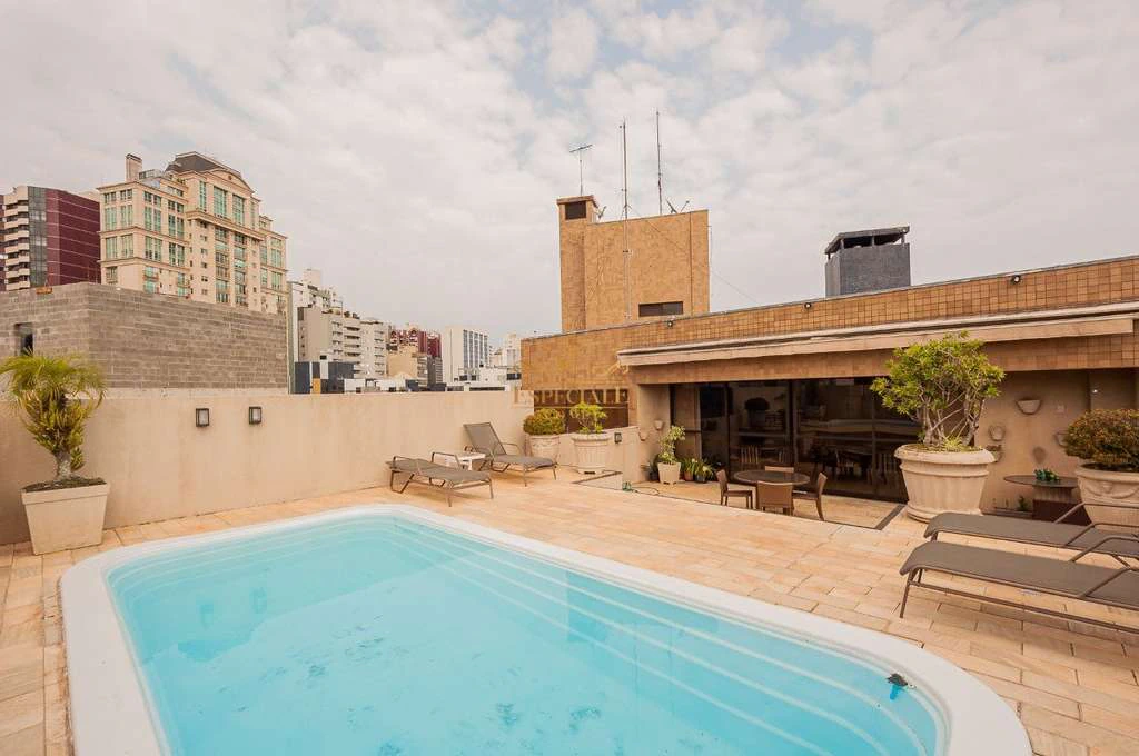 600 m² apartment with 4 bedrooms and 4 parking spots — photo 3